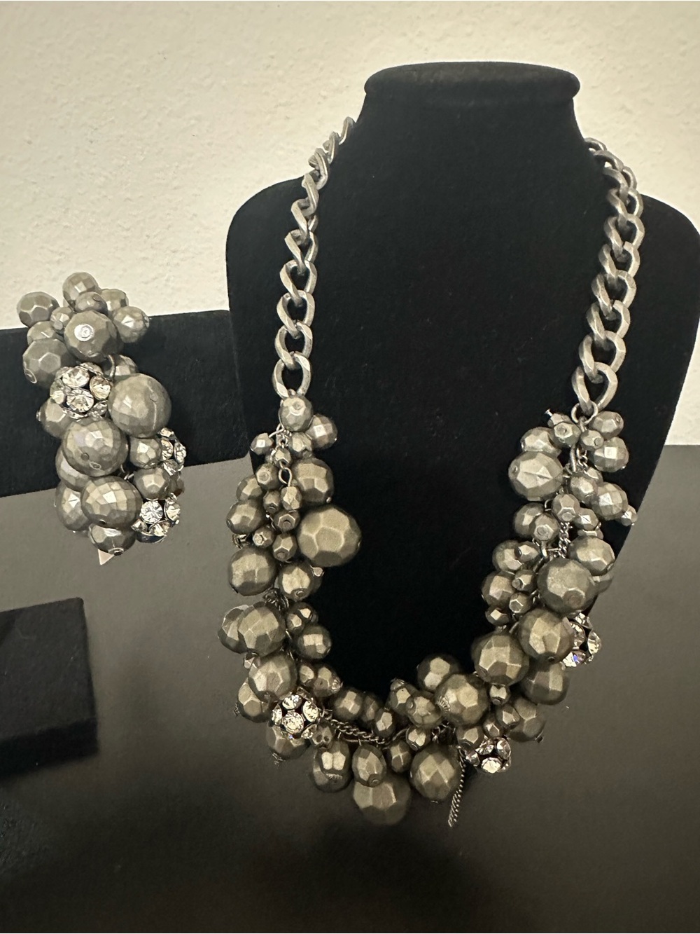Statement Cluster Bead Necklace and Bracelet Set - Gunmetal